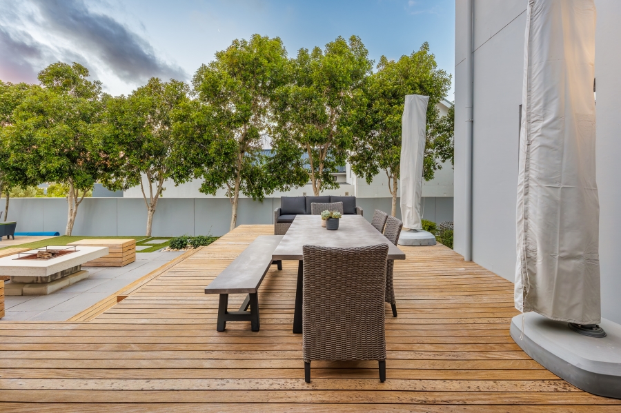 4 Bedroom Property for Sale in Graanendal Western Cape